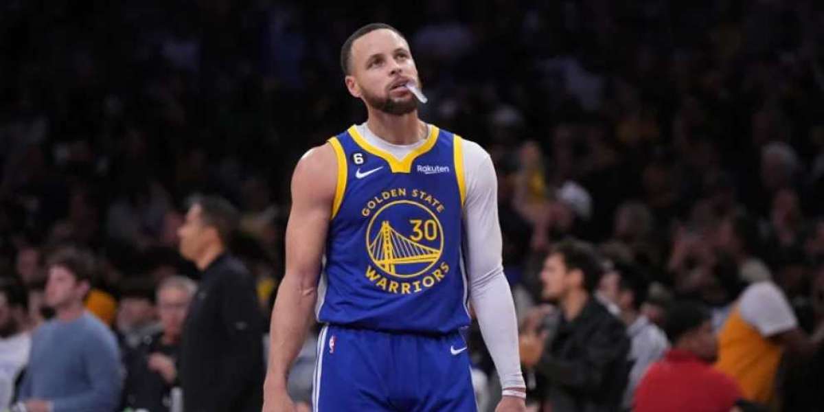 Former Knicks guard teams up with Steph Curry for $2.91 billion brand, dumps Curry 13 years ago
